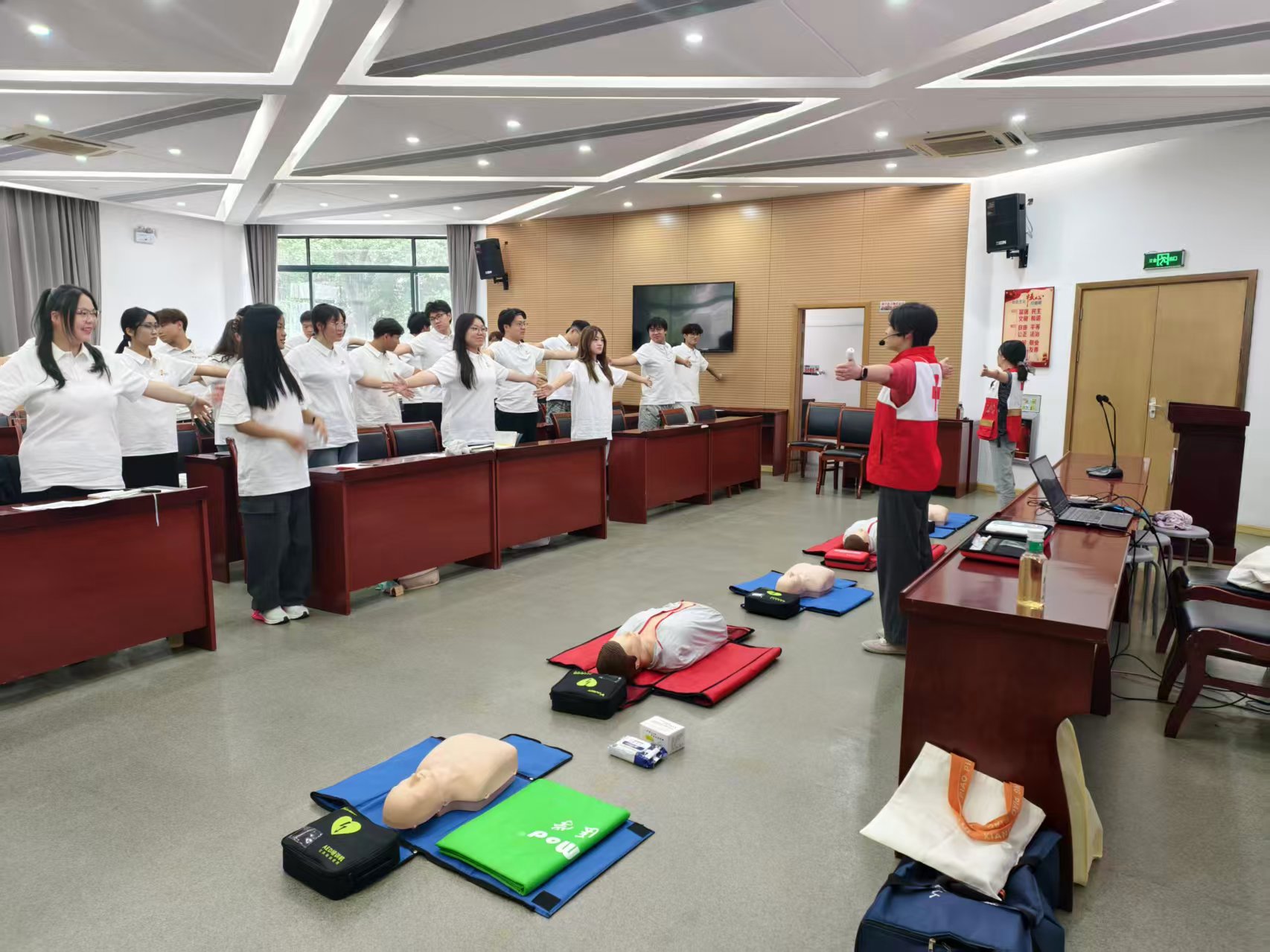 微信图片_20251022095158.jpg 微信图片_20251022095158.jpg